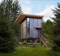 Cabane Contemporaine En Acier Sur Pilotis Cite Lacustre Design Exterieur De La Maison Et Maison Sur Pilotis