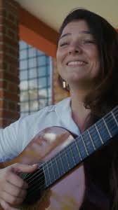 Hoje, não pense na letra! Só quero que você sinta! Que sentimento essa  música te traz? Que movimento interno??? Marta Maria veste @infinitastore e  @valencianabrands Direção de @kabepinheiro e @laisbranco Produção  Audiovisual