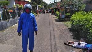 Tidur bareng ama cewek bandung malah ke enakan. Viral Pemudik Jakarta Tergeletak Di Pinggir Jalan Setelah Turun Dari Travel Di Kutasari Purbalingga Tribun Jateng