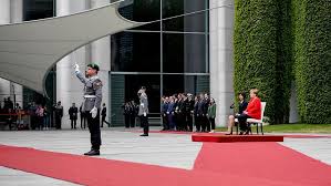 She served as leader of the opposition from 2002 to 2005 and as leader of the christian democratic union (cdu) from 2000 to 2018. Kein Zitter Risiko Eingegangen Merkel Sitzt Erneut Bei Staatsempfang N Tv De