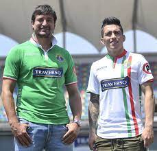 El 23 de febrero de 2010 es presentado como el nuevo director técnico de audax italiano, 17 en reemplazo del argentino pablo marini, cargo donde estuvo hasta el 20 de mayo del mismo año. Camisetas Macron Del Audax Italiano 2018