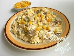 салат с копченой курицей и жареными грибами и огурцом Salat S Kopchenoj Kuricej Gribami I Ogurcami Recept