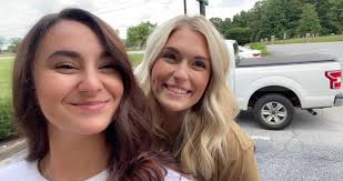 Meet The Professionals At Renown Artistry