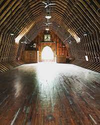 Instagram Photo By When In White Wedding Planning Apr 19 2016 At 11 32pm Utc Barn Loft Barn House Small Barns