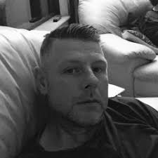 Stream Derek Moir music