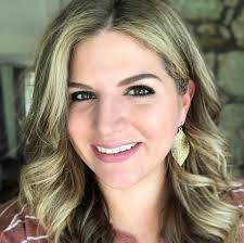 Laura Akins's Instagram, Twitter & Facebook