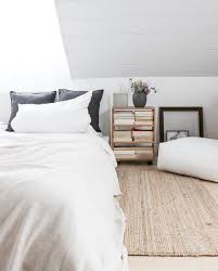 Tapi di sini, yang lesehan adalah kasur di kamarmu. 5 Tips Maksimalkan Dekorasi Kasur Tanpa Dipan Agar Kamar Lebih Menarik Kumparan Com