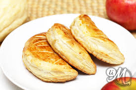 Chaussons Aux Pommes Et A La Christophine Recette En 2020 Recette Chausson Aux Pommes Christophine Chaussons Aux Pommes