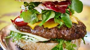 Recette du chicken burger maison trop bon ! On Connait La Composition Du Burger Prefere Des Francais Femme Actuelle Le Mag