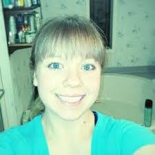 Crystal Malloy's Instagram, Twitter & Facebook