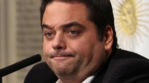 El TriacaGate no ha terminado: Su ex empleada reclama $3,7 millones