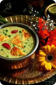 Nawabi Paneer Curry Recipe Simple Paneer And Peas Curry Recipe With Swiss Diamond Product Review And A Giveaway Paneer Curry Recipes Curry Recipes Indian Food Recipes