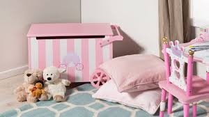 Trouvez Votre Coffre A Jouets Westwing L'exotisme de ce coffre en bois recyclé vous emportera sur une plage ensoleillée des caraïbes ! trouvez votre coffre a jouets westwing