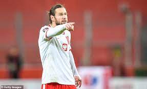 Born 29 january 1990) is a polish professional footballer who plays for russian club lokomotiv moscow and the poland national team as a defensive midfielder. Poland S Grzegorz Krychowiak And Kamil Piatkowski Take A Look At Constructive For Covid Forward Of England Conflict The Buzz Desk