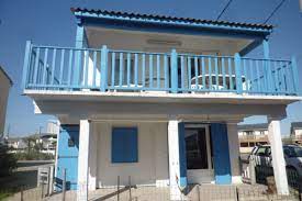 Outre celle du grazel donc, on pourra découvrir la vieille nouvelle, une plage sauvage idéale pour les amateurs de. Chalet Pour 4 5 Personnes Plage Des Chalets A Gruissan Location Vacances A Gruissan Plage Clevacances