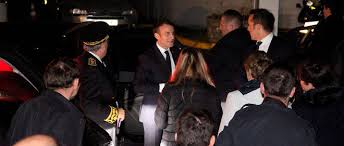 2020 à 10:03 | mis à jour le 09 oct. Macron Hue Lors D Une Visite Surprise De La Prefecture Incendiee Du Puy En Velay Le Point