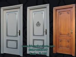 Uniknya, pada model kusen pintu minimalis ini warna putih yang terkesan plain dan monoton tampil mecolok diantara susunan bata ekspos yang menutupi kulit bangunan. Kusen Pintu Minimalis Terbaru Jual Kusen Pintu Minimalis Murah Ikhsan Furniture Jepara