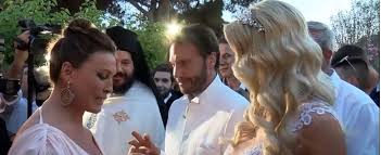 Κοινή συνέντευξη παραχώρησαν ο στράτος τζώρτζογλου με τη σύζυγό του σοφία μαριόλα στον γρηγόρη αρναούτογλου και μίλησαν για τη γνωριμία τους και τον γάμο τους. Tzwrtzogloy Mariola Olo To Paraskhnio Apo Ton Gamo Toys Photos Videos Nea Selida
