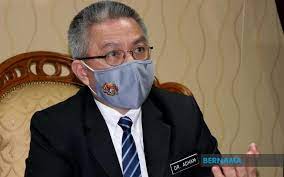 Health minister datuk seri adham baba said that individuals aged 60 and above were assessed as most suitable to receive it and that the astrazeneca vaccine will be used in … Bernama Dr Adham Under Home Quarantine Until Dec 18