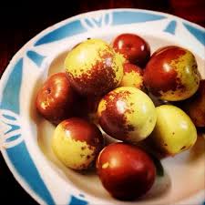 Le jujube, également surnommée datte chinoise, est le fruit d'un arbre appelé le jujubier commun. Winter Jujubes å†¬æ£— Jujube Fruit Chinese Fruit Fruit