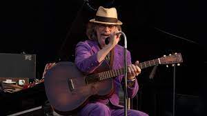 Helge schneider (born august 30, 1955 in mülheim an der ruhr) is a german comedian, jazz musician, author, film and theatre director, and actor. 8nvh Co4jxidzm