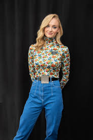 The married couple is expecting… Sophie Turner Celebrates Pride Month Time Isn T Straight And Neither Am I Glamour