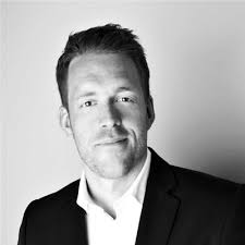 Jag är glad att kunna berätta att jag har en ny roll: CEO på 2028 New World  Agency!