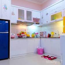 Nah, untuk inspirasi anda coba intip dapur mungil yang cantik ini, di mana permainan warnanya begitu sempurna untuk area yang terbatas. 7 Inspirasi Dapur Minimalis Modern Untuk Rumah Kecil