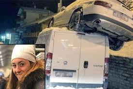 Born 15 november 1992) is an italian world cup alpine ski racer. Sofia Goggia Incidente Per La Campionessa Di Sci Esce Di Strada Col Suv E Atterra Su Un Furgone