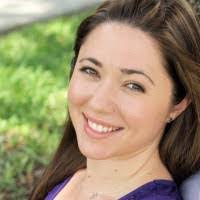 Elizabeth Laub's Instagram, Twitter & Facebook