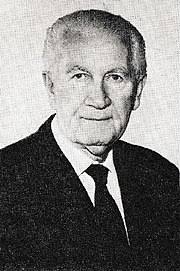 Hangszeres tanulmányai befejeztével, viszonylag későn kezdte el a hivatásszerű éneklést. Magyar Operaenekesek Listaja Wikipedia