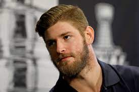 Pekka rinne foiled joe pavelski twice, first with his arm off a redirect, then again with his left pad on nashville predators' pekka rinne takes a shot at the chicago blackhawks' empty net and buries it for. Mita Ihmetta Pekka Rinteen Ja Eeli Tolvasen Pelitoveri Pidatettiin Nhl Luunmurskaaja Hakkasi Vaimonsa Suomikiekko