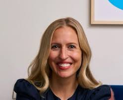 Kim Manuel's Instagram, Twitter & Facebook