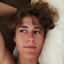 Victoria💜 (@victoriaspaam)