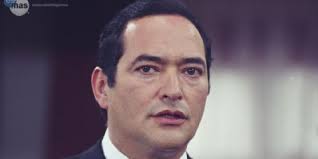 Todo un galán. Roberto Ballesteros.