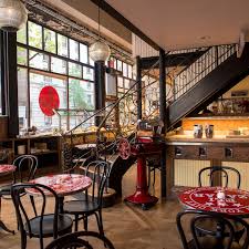 How Eli Zabar Transformed An Upper East Side Diner Into An Elegant Wine Bar Patio Furnishings Outdoor Patio Furniture Sets Patio Decor