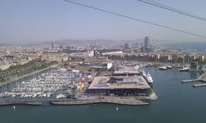 Mare magnum is a striking glass building, located at barcelona port. Maremagnum Wikipedia La Enciclopedia Libre