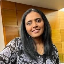 Negotiating the assumptions and identity tensions surrounding third space  academics/professionals