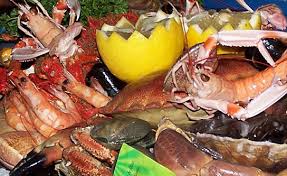 Plateaux De Fruits De Mer Audierne Assiettes D Huitres Et Traiteur De La Mer Finistere Sud Poissonnerie La Cotriade