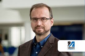 Introduction to robotics at the University of Massachusetts Lowell using  Duckietown