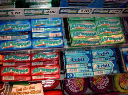 Chewing Gum 100 000 Tonnes Of Plastic Pollution Every Year Just One Ocean