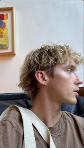 Ned Hunter's Instagram, Twitter & Facebook