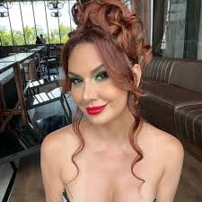 Tôi đã có một cuộc phỏng vấn tuyệt vời với serenitycox.official cho  @thebikinireport và bạn sẽ không muốn bỏ lỡ nó đâu! Bạn có thích đồ lót của  chúng tôi không?