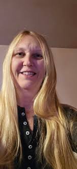 Can you darken grey hair in photo?