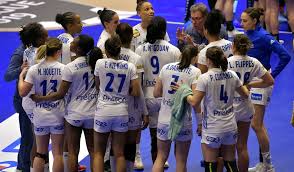 Seules quatre étaient sur la feuille de match, trois titulaires. Retour En Images Sur Le Match De Handball France Roumanie A La Maison Des Sports De Clermont Ferrand Clermont Ferrand 63000
