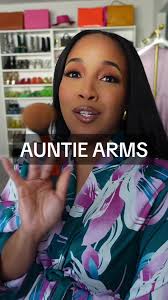 Fashion Tips for Concealing Auntie Arms Effectively