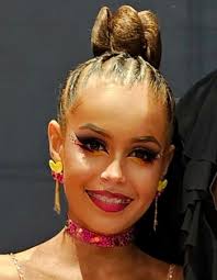 Michelle Zoller's Instagram, Twitter & Facebook