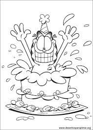 Garfield é o gato mais preguiçoso e guloso do mundo, e é uma das tirinhas mais famosas da história, sendo publicado em mais de 2570 jornais do mundo todo. Garfield E Odie Desenhos Para Imprimir Colorir E Pintar Desenhos Para Pintar E Colorir