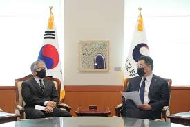 외교부, 소마 공사 '부적절 발언' 관련해 일본 대사 초치. Mowzlgyngjoedm