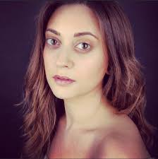 Jodie Bloom (@JodieCaraBloom)